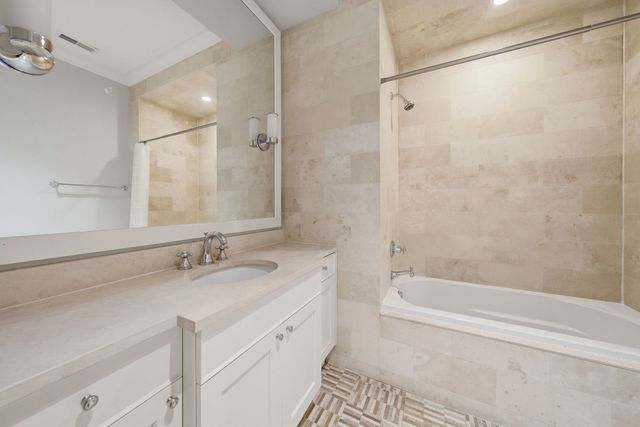 2658 N Mildred Avenue, Chicago, IL 60614