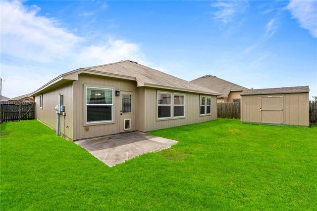 3909 Los Arroyos Dr, Corpus Christi, TX 78414