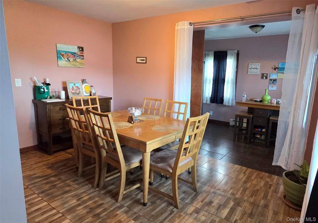 2 Sportsmans Avenue, Freeport, NY 11520