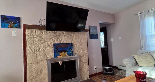 2 Sportsmans Avenue, Freeport, NY 11520