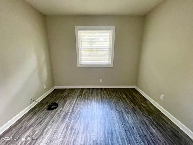 5401 Ailanthus Trl, Louisville, KY 40219