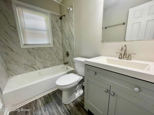 5401 Ailanthus Trl, Louisville, KY 40219