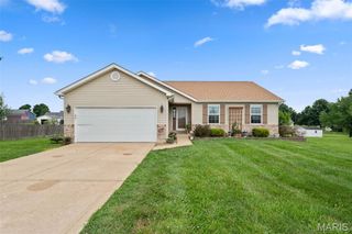 213 E Ash Road, Warrenton, MO 63383