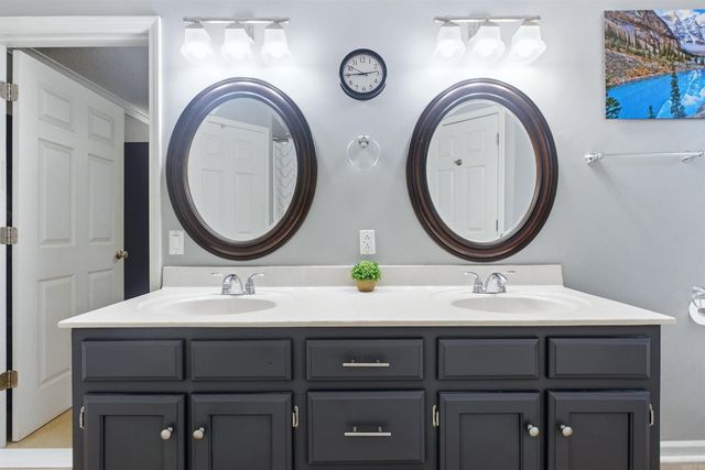 8 Mesa Verde Cove, Maumelle, AR 72113