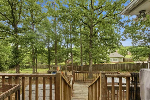 8 Mesa Verde Cove, Maumelle, AR 72113