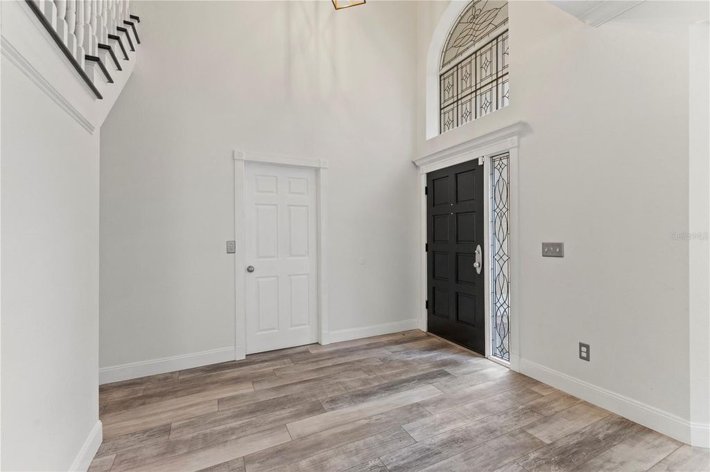 Image 4 of property listing at 9307 POPLAR CREEK COURT, Tampa, FL 33647