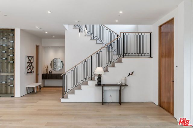 211 Veteran Avenue, Los Angeles, CA 90024