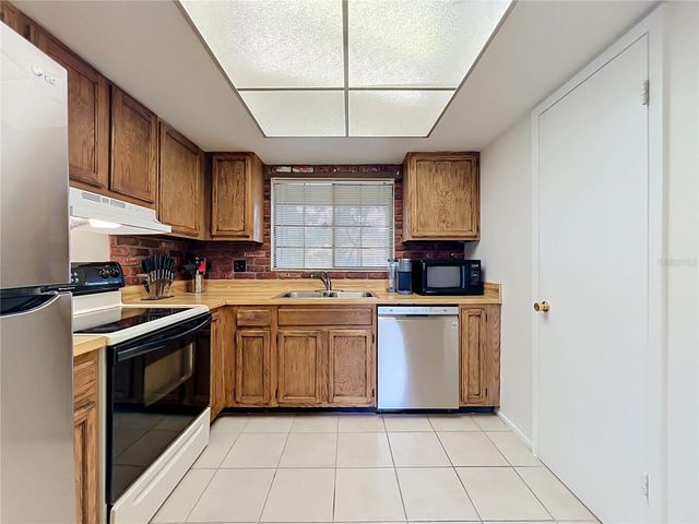 7488 WHISPERWOOD DRIVE 28, Winter Park, FL 32792