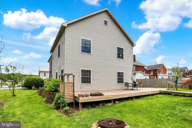 465 N 4TH ST, Newport, PA 17074
