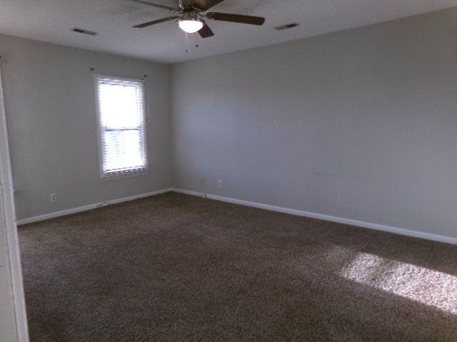 1065 Biltmore Pl, Clarksville, TN 37042