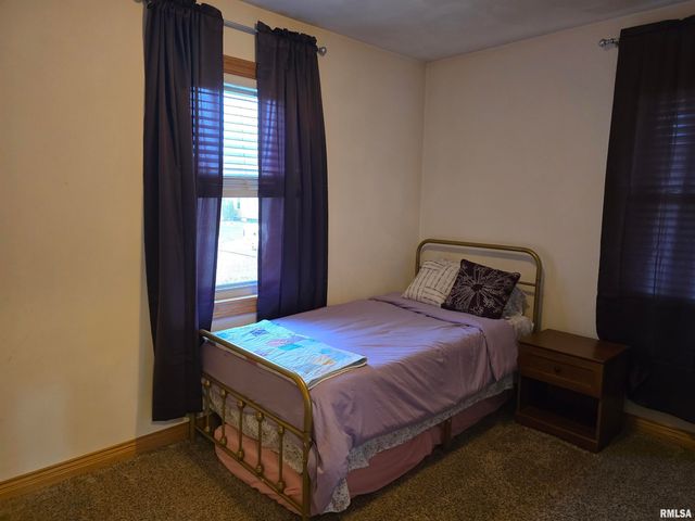 34 8TH Avenue, Canton, IL 61520