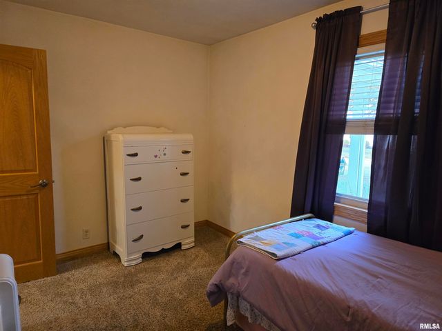 34 8TH Avenue, Canton, IL 61520