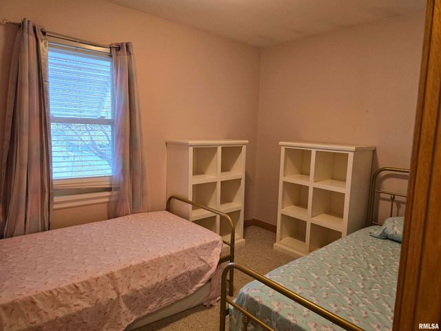 34 8TH Avenue, Canton, IL 61520