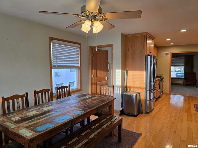 34 8TH Avenue, Canton, IL 61520