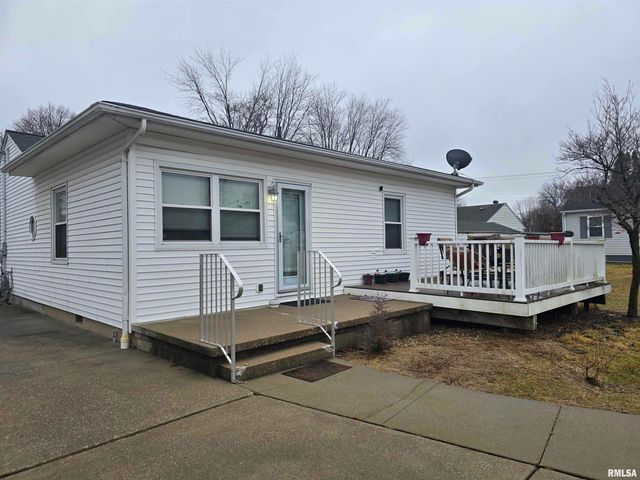 34 8TH Avenue, Canton, IL 61520