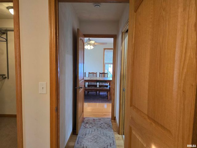 34 8TH Avenue, Canton, IL 61520