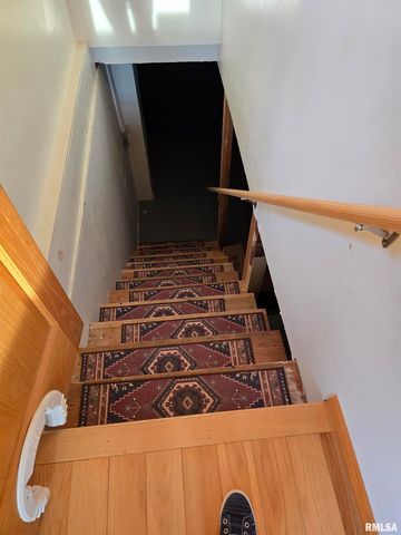 34 8TH Avenue, Canton, IL 61520