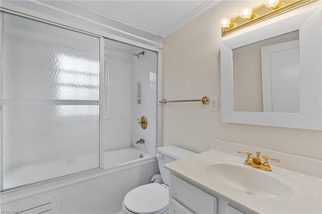 1813 Colonial Avenue, Greensboro, NC 27408