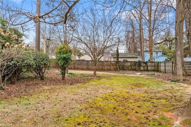 1813 Colonial Avenue, Greensboro, NC 27408