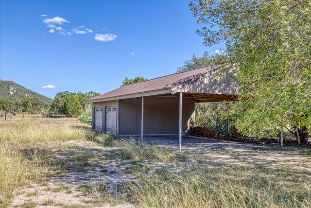 416 Cold Springs River Dr, Concan, TX 78873
