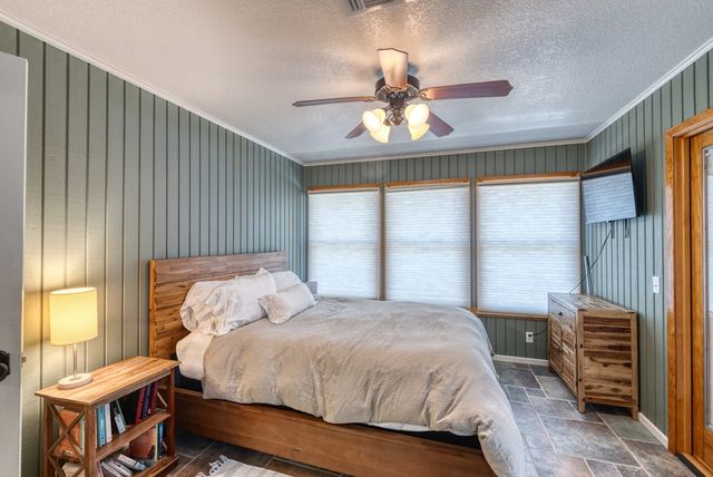 416 Cold Springs River Dr, Concan, TX 78873