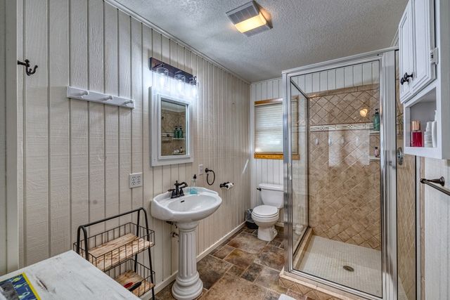 416 Cold Springs River Dr, Concan, TX 78873