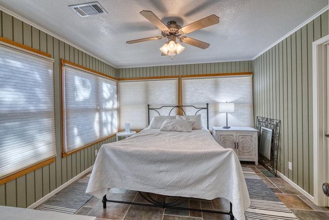 416 Cold Springs River Dr, Concan, TX 78873