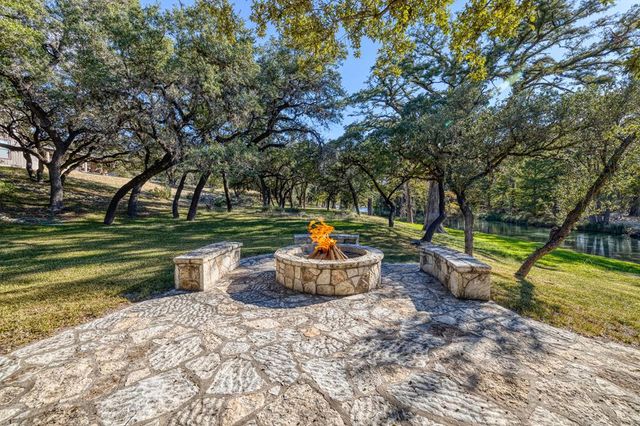 416 Cold Springs River Dr, Concan, TX 78873