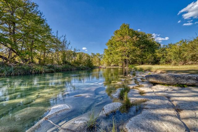 416 Cold Springs River Dr, Concan, TX 78873
