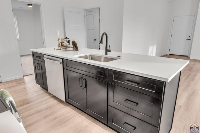 1928 NW 8th St, Topeka, KS 66608