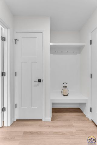 1928 NW 8th St, Topeka, KS 66608