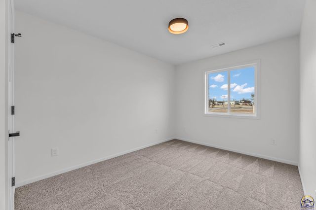 1928 NW 8th St, Topeka, KS 66608