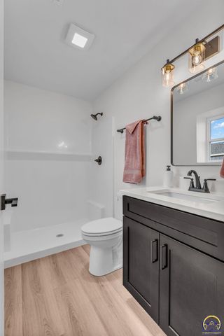 1928 NW 8th St, Topeka, KS 66608