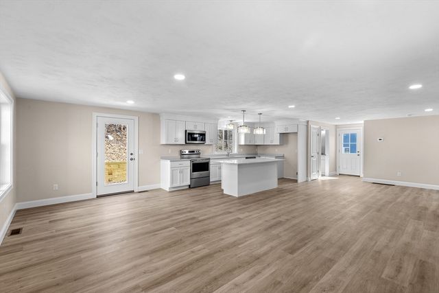 1234-4 State Rd, Plymouth, MA 02360