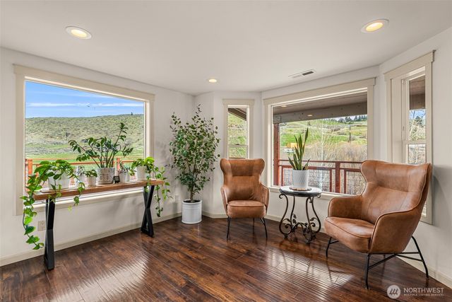 851 Wheeler Hill Road, Wenatchee, WA 98801