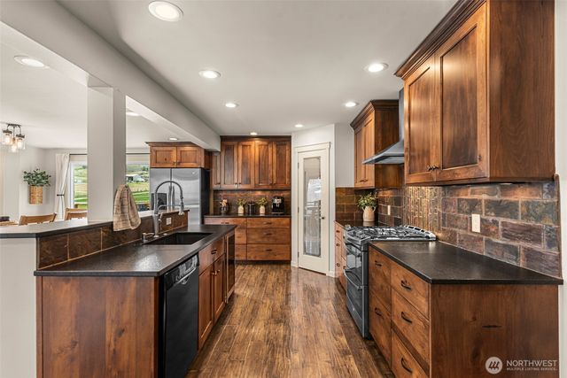 851 Wheeler Hill Road, Wenatchee, WA 98801