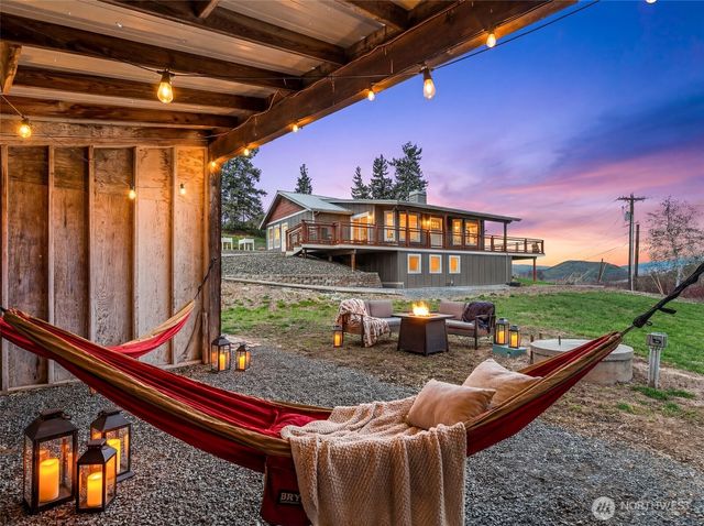 851 Wheeler Hill Road, Wenatchee, WA 98801