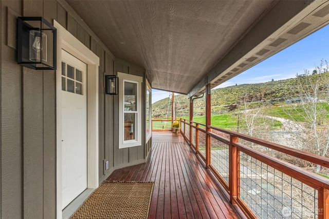 851 Wheeler Hill Road, Wenatchee, WA 98801