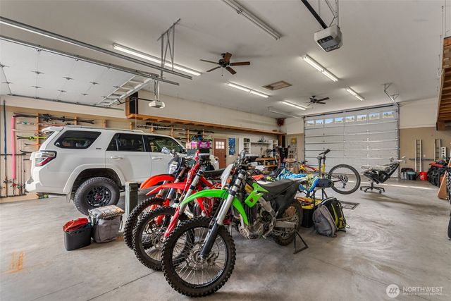 851 Wheeler Hill Road, Wenatchee, WA 98801