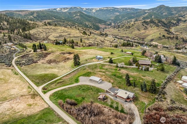 851 Wheeler Hill Road, Wenatchee, WA 98801