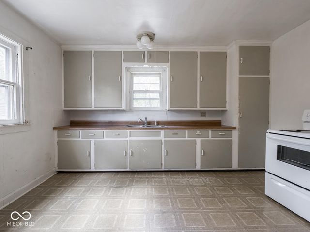 312 Cossell Drive, Indianapolis, IN 46224