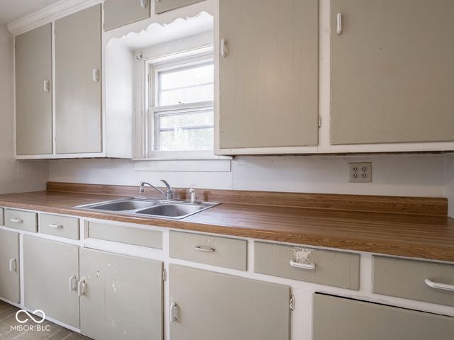 312 Cossell Drive, Indianapolis, IN 46224