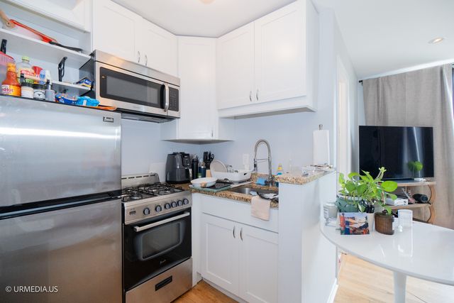 2201 N Cleveland Avenue 505, Chicago, IL 60614