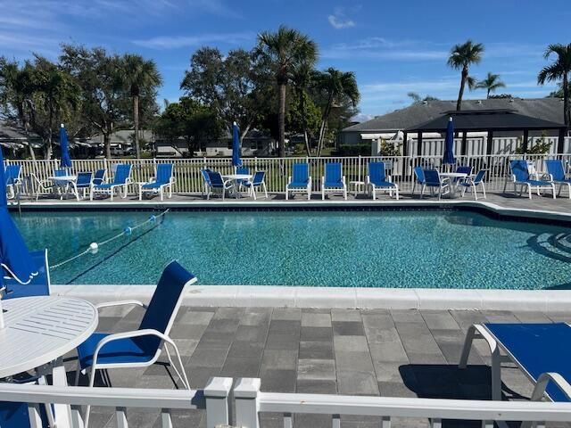 1157 S Drive Circle C, Delray Beach, FL 33445