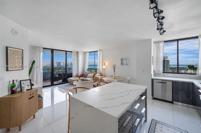 1330 W Ave 3001 3001, Miami Beach, FL 33139