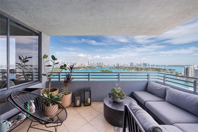 1330 W Ave 3001 3001, Miami Beach, FL 33139