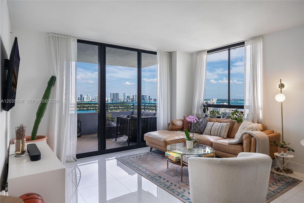 1330 W Ave 3001 3001, Miami Beach, FL 33139