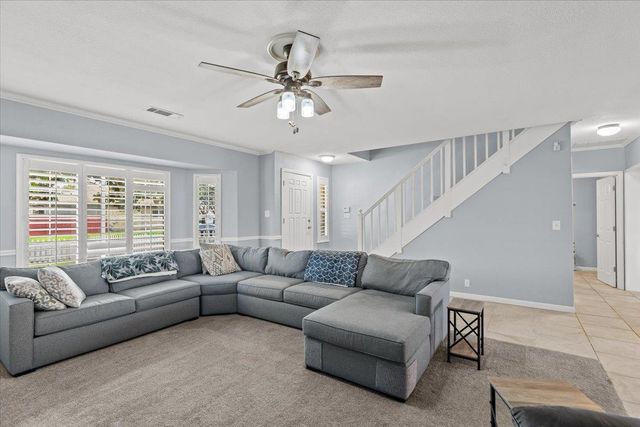 5743 Prince Edward Ln, Riverbank, CA 95367