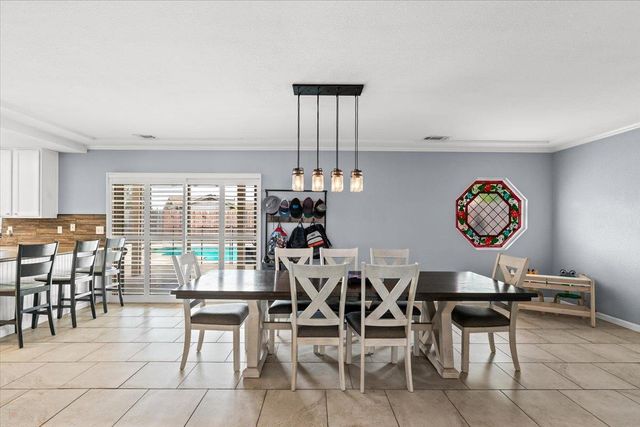 5743 Prince Edward Ln, Riverbank, CA 95367