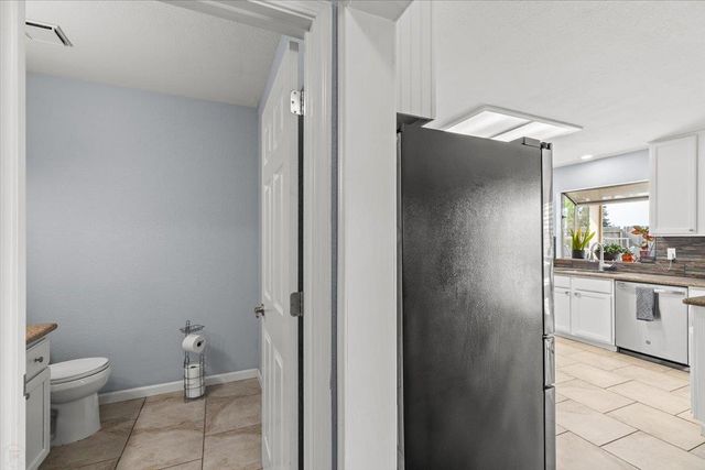 5743 Prince Edward Ln, Riverbank, CA 95367